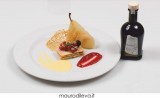 Millefoglie con chantilly al Ficotto,  salsa ai lamponi, zabaione al moscato e pera sciroppata